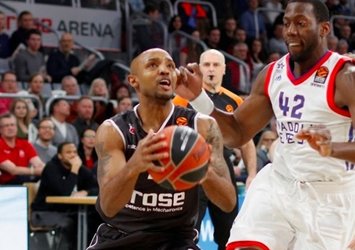 Anadolu Efes Almanya'dan çıkamadı