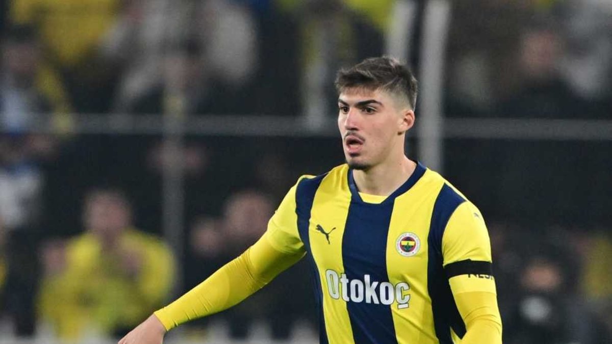 Fenerbahçe'den Yusuf Akçiçek transferi için Avrupa devine jet yanıt! '15 milyon Euro + milli yıldız' Fenerbahçe'den Yusuf Akçiçek transferi için Avrupa devine jet yanıt! '15 milyon Euro + milli yıldız'
