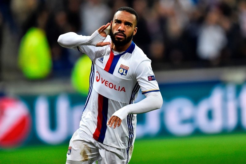 Fenerbahçe’den Lacazette bombası!