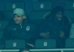 Demba Ba ve Ersan tribünde