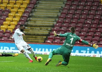 Muslera devleşti