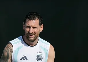 Messi Miami'de metal dedektörle arandı!