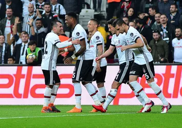 Beşiktaşlılar Vodafone Park'ta gole doyuyor