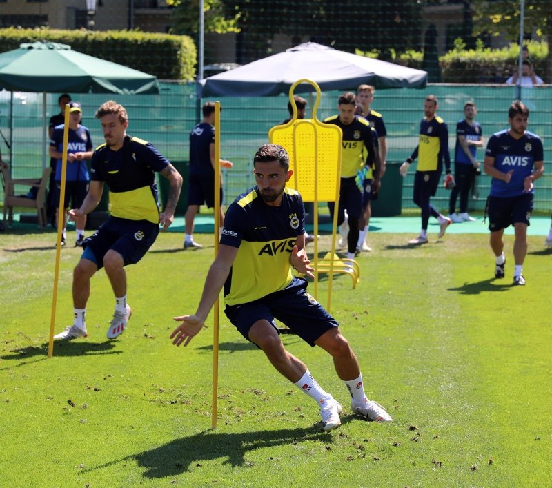 Fenerbahçe’ye Patrik Schick’ten kötü haber geldi!