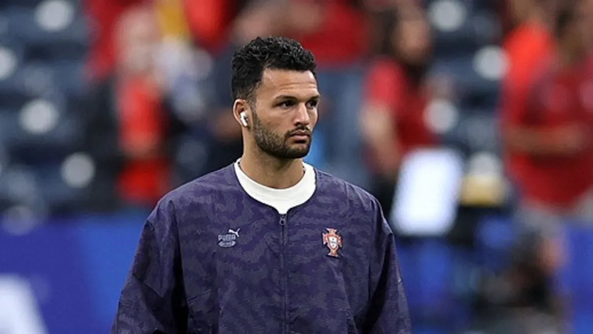 Milan, Portekizli milli futbolcu Gonçalo Ramos'u renklerine bağladı