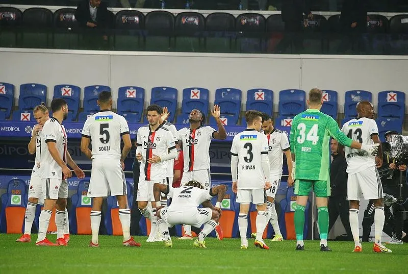 Başakşehir 3-2 Beşiktaş (MAÇ SONUCU-ÖZET) | Gol düellosunda kazanan Başakşehir! - 3