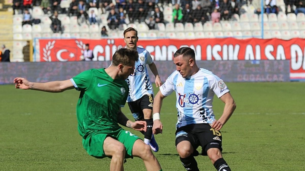 Lider Erzurumspor FK evinde Serik Spor'u farklı mağlup etti! İşte maçın özeti