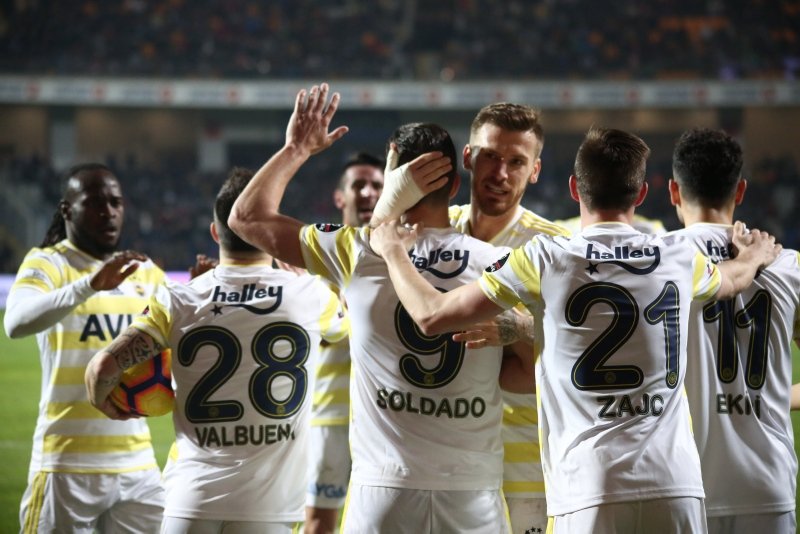 Fenerbahçe’de tarihi rakam! Dokuz...