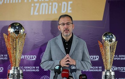Gençlik ve Spor Bakanı Mehmet Muharrem Kasapoğlu şampiyonluk kupalarını tanıttı