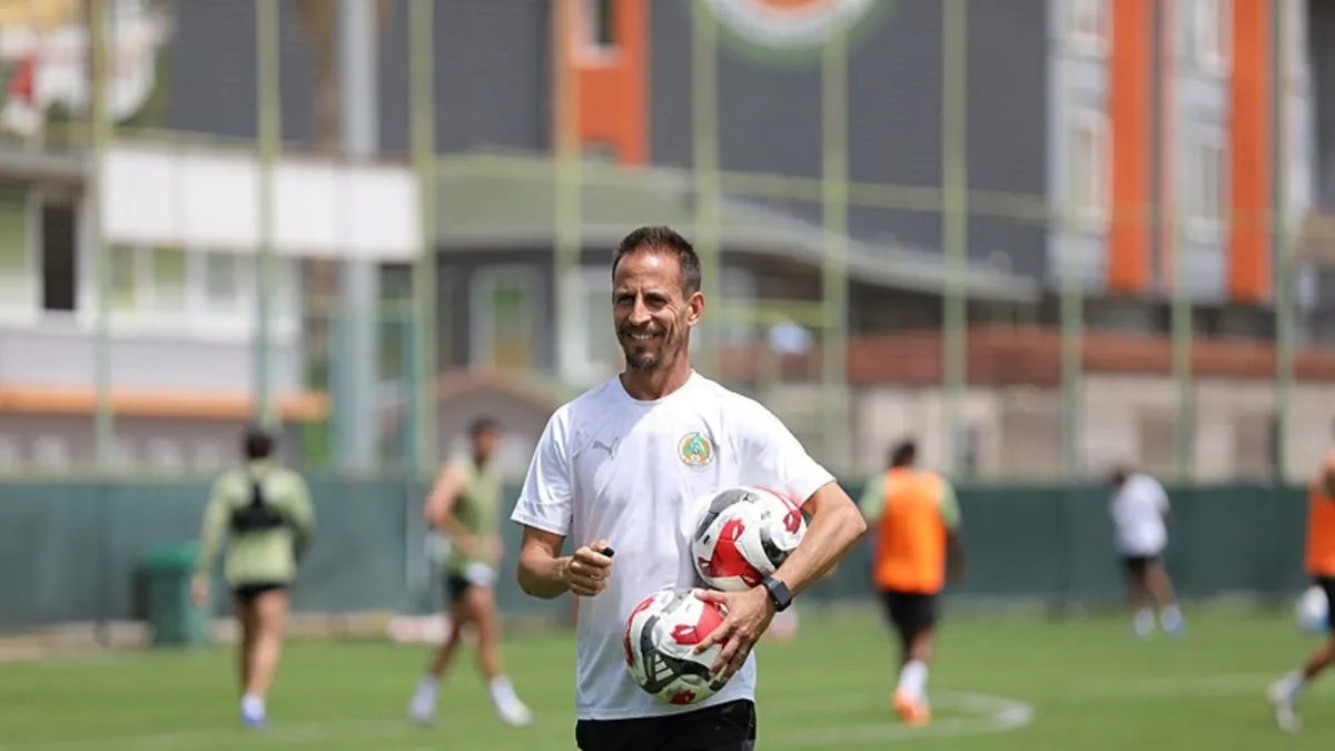 Alanyaspor, Pereira'nın sözleşmesini uzattı