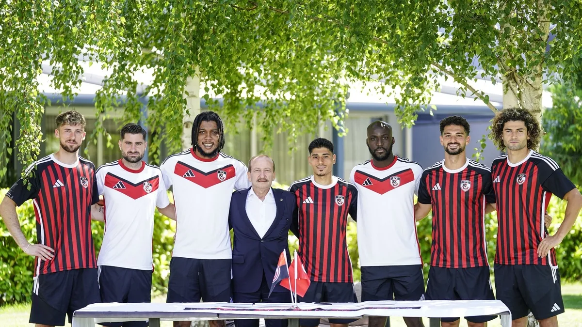 Gaziantep FK, 7 futbolcuyu kadrosuna kattı