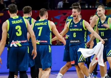 Slovenya, İspanya'yı devirdi