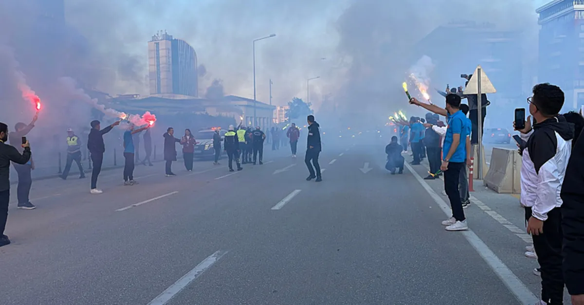 Filistin Milli Takımı'na meşaleli karşılama