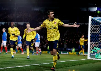Arsenal çeyrek finalde!