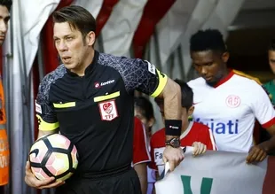 Antalyaspor-Kayserispor maçında ortalık karıştı!
