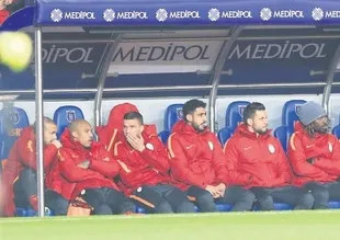 Galatasaray'ın yedek kulübesi el yaktı