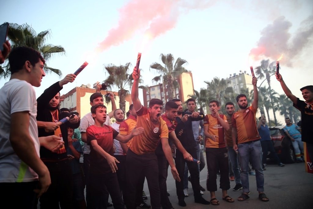 Galatasaray, Adana’da coşkuyla karşılandı