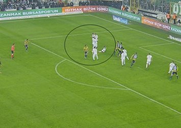 Bursasporlu Badu’dan, Fenerbahçe maçında görülmemiş baraj taktiği