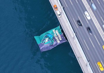 Kocaelispor bayrağı İstanbul Boğazı’nda dalgalandı