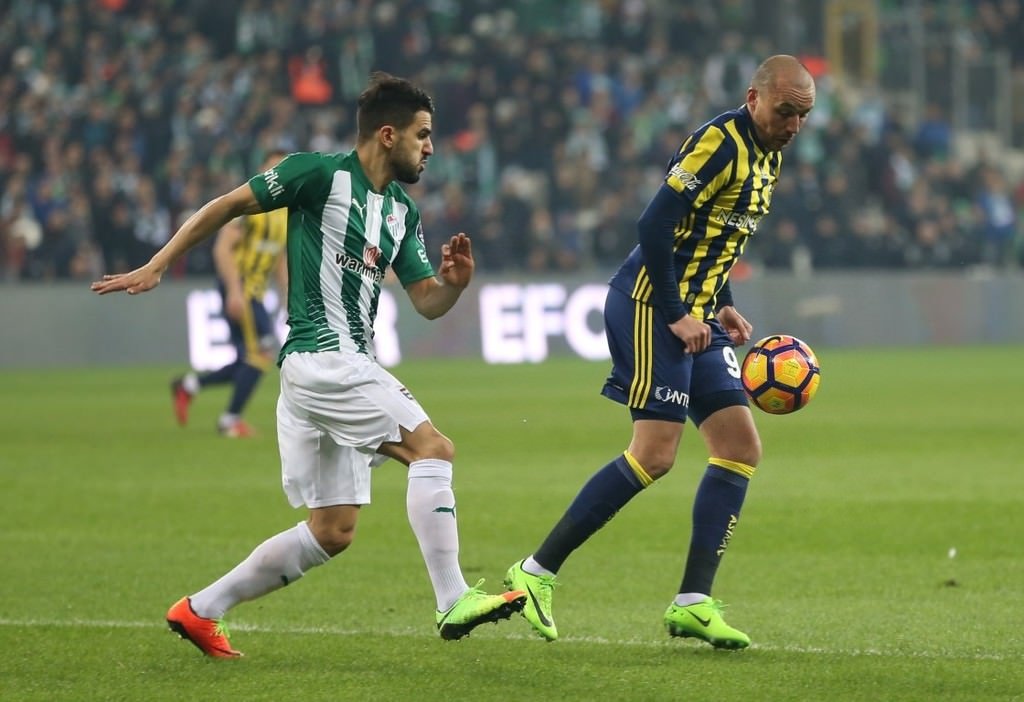 Bursaspor-Fenerbahçe karşılaşmasından kareler
