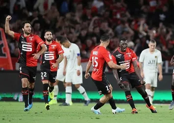 PSG Rennes'e yenildi
