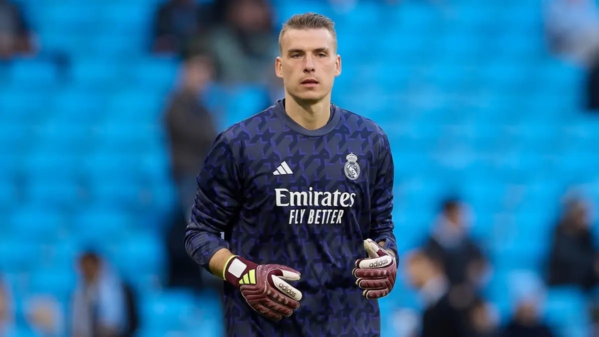 TRANSFER HABERİ: Fenerbahçe'de Lunin sesleri! Galatasaray da istemişti... TRANSFER HABERİ: Fenerbahçe'de Lunin sesleri! Galatasaray da istemişti...