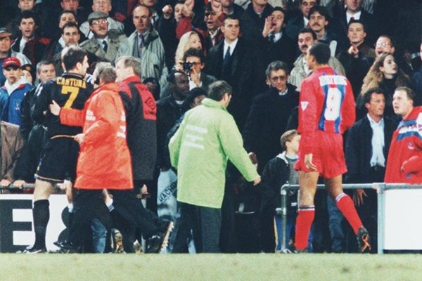 Evra, Cantona’ya özendi