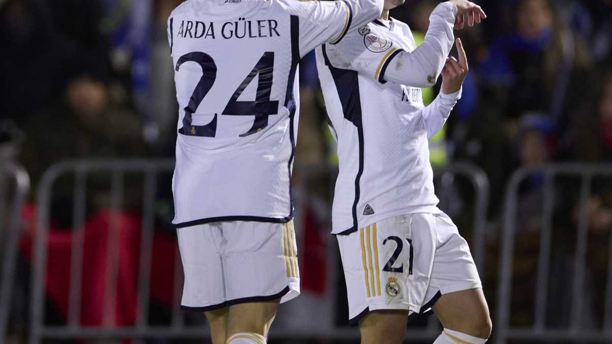 TRANSFER HABERLERİ: Fenerbahçe Real Madrid'in 10 numarasına talip TRANSFER HABERLERİ: Fenerbahçe Real Madrid'in 10 numarasına talip