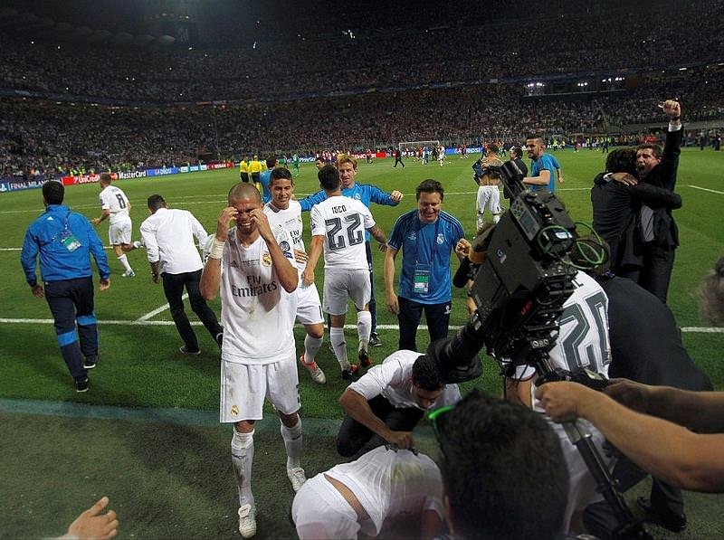 Şampiyonlar Ligi finalinde Türk bayrağına çirkin müdahale!