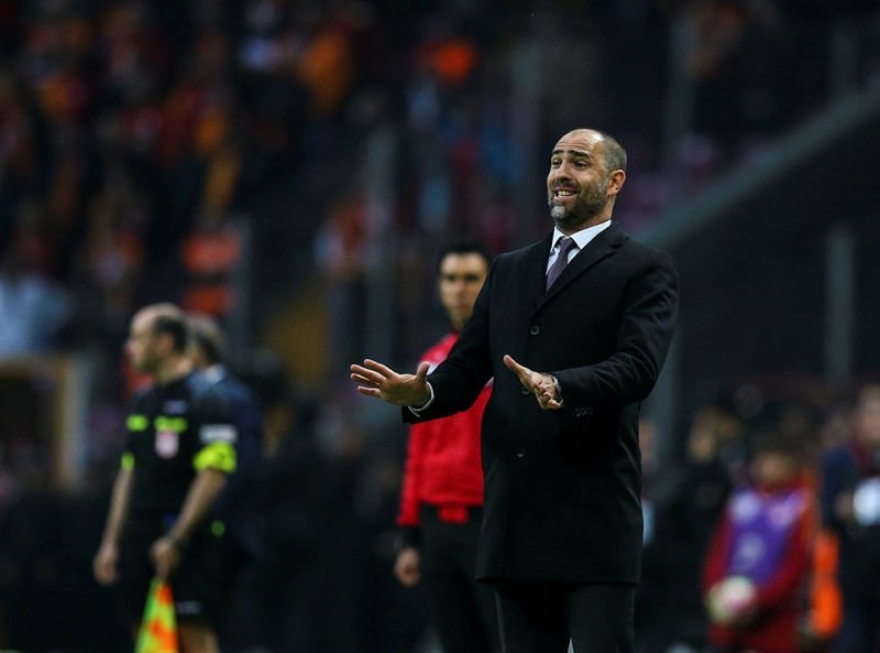 Galatasaray’da taşlar yerinden oynadı