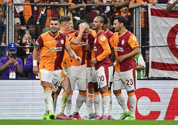 "Ayaklarıyla resim çizdi!"