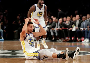 Curry'den bir rekor daha