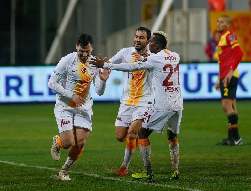 Galatasaray’da Sinan Gümüş depremi! F.Bahçe ile görüştü...