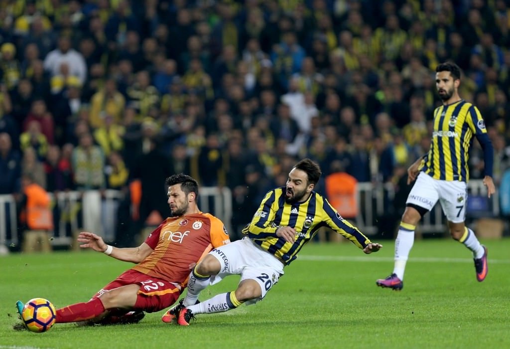 Fenerbahçe-Galatasaray karşılaşmasından kareler