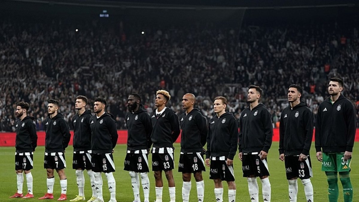 Beşiktaş'ta yaprak dökümü! İşte takımdan ayrılacak isimler Beşiktaş'ta yaprak dökümü! İşte takımdan ayrılacak isimler
