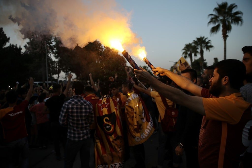 Galatasaray, Adana’da coşkuyla karşılandı