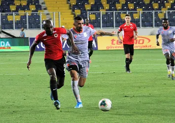 Başakşehir 3 puanı 90'da kaptı