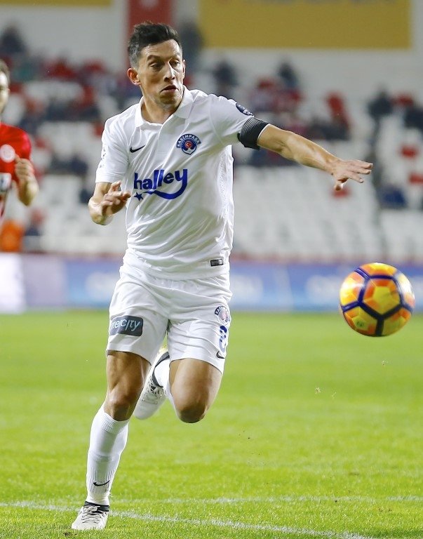 Andre Castro imza için bekliyor