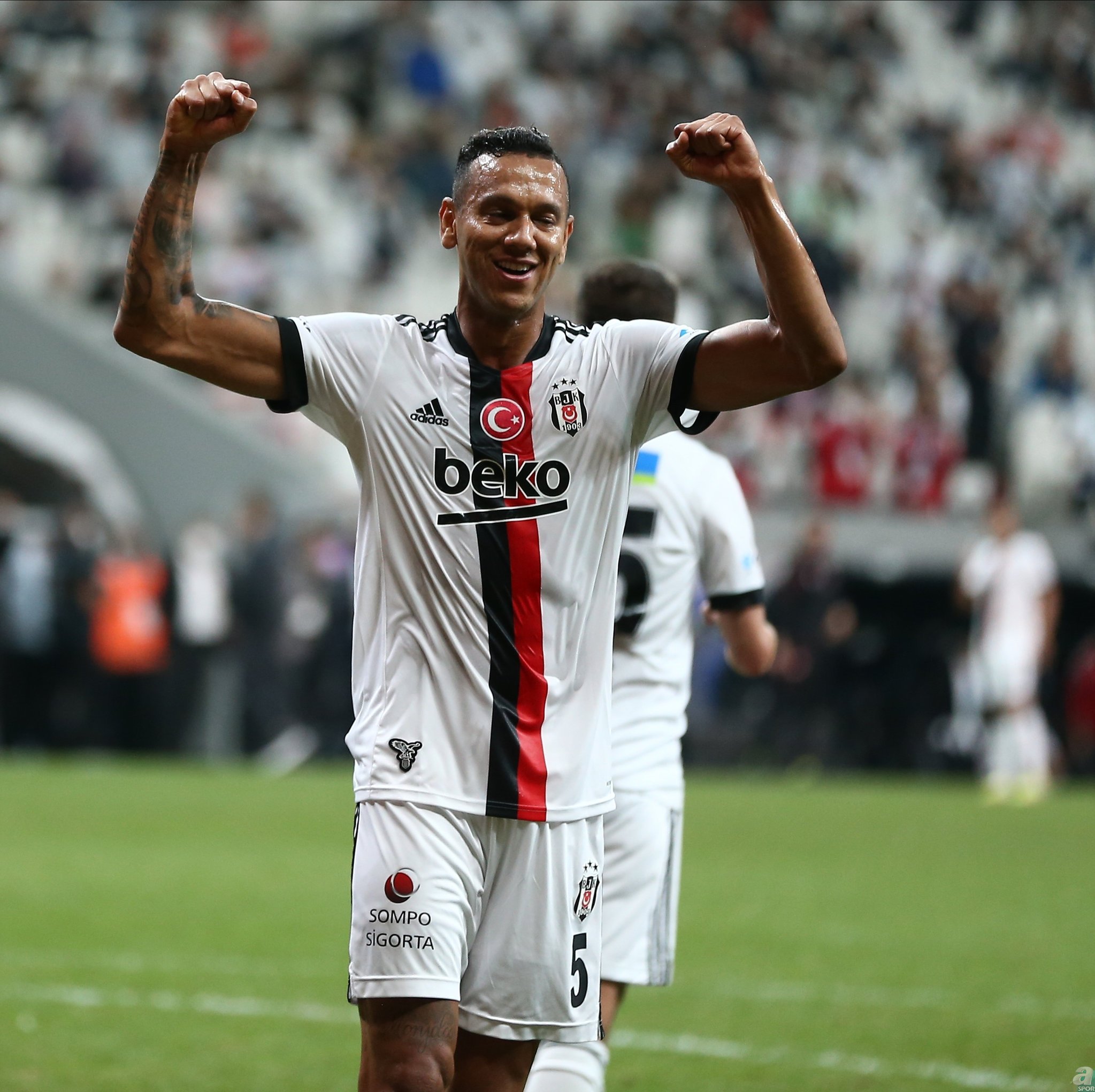BEŞİKTAŞ TRANSFER HABERLERİ - Beşiktaş’ta ayrılık rüzgarı esiyor! 7 isim gönderilecekler listesine alındı