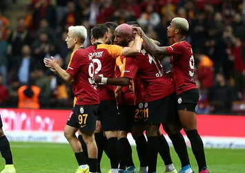 Aslan zirveyi kimseye bırakmadı