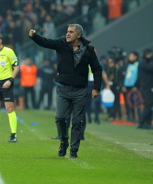 Şenol Güneş  Ersun Yanal’a karşı üstün