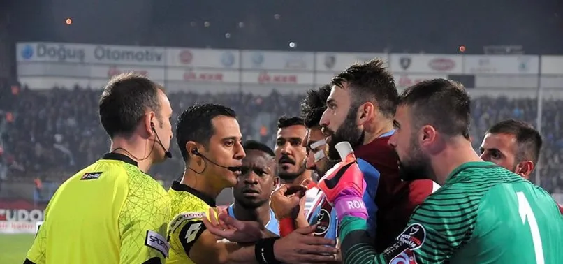 Yine skandal!
