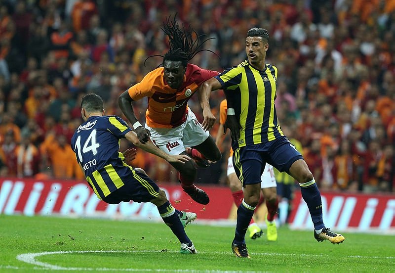 Bafetimbi Gomis idmanda bayıldı!