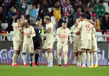 G.Saray'a derbi öncesi kötü haber! Yıldız oyuncu...
