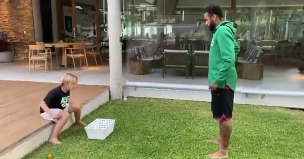 Neymar'dan oğluna şaka