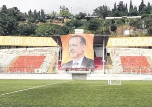 Artık ismi Erol Olçok Stadı