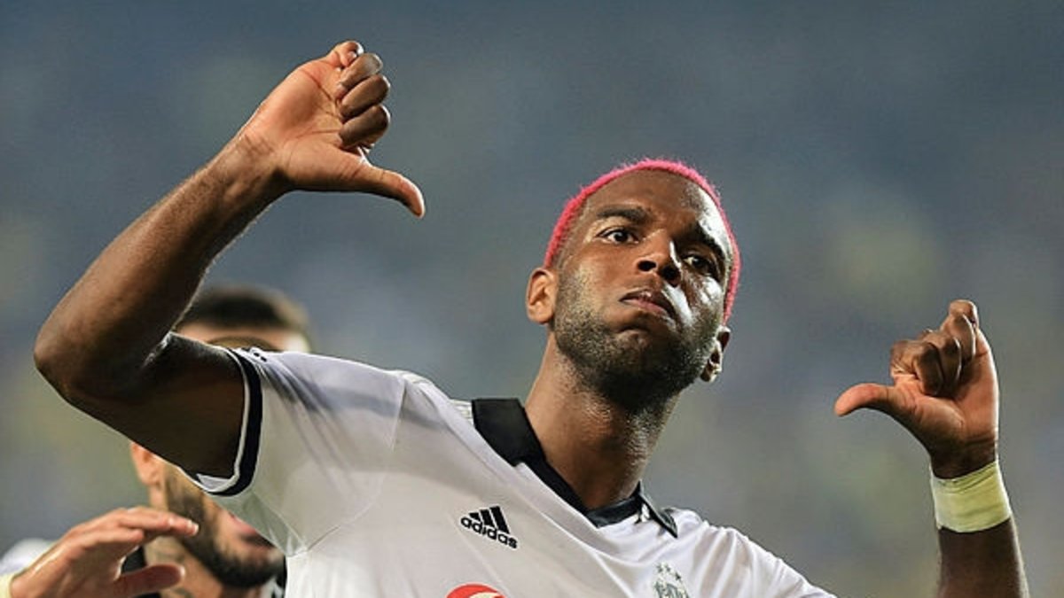 Ryan Babel Beşiktaş'ın Van Bronckhorst hamlesini değerlendirdi!