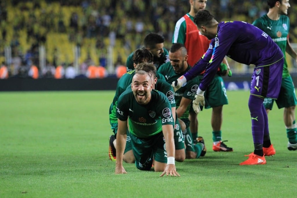 Kadıköy’de timsah yürüyüşü!