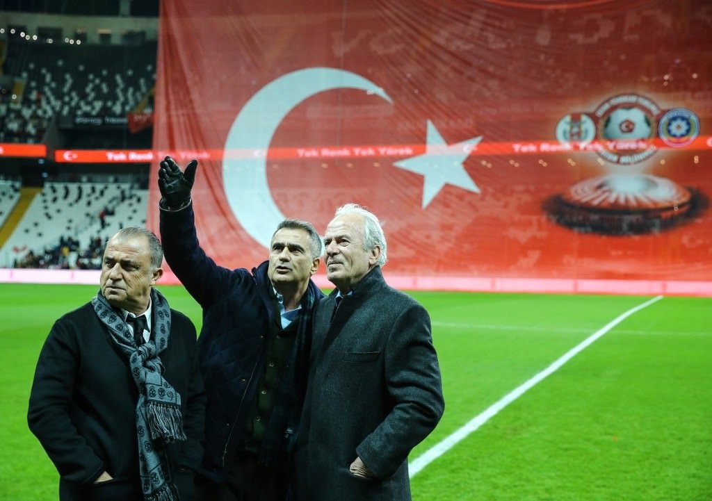 Yıldızlar teröre karşı sahaya indi