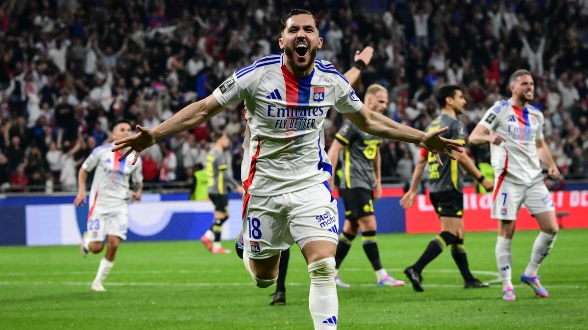 TRANSER HABERİ | Galatasaray'da Rayan Cherki sesleri! Fenerbahçe de istemişti TRANSER HABERİ | Galatasaray'da Rayan Cherki sesleri! Fenerbahçe de istemişti